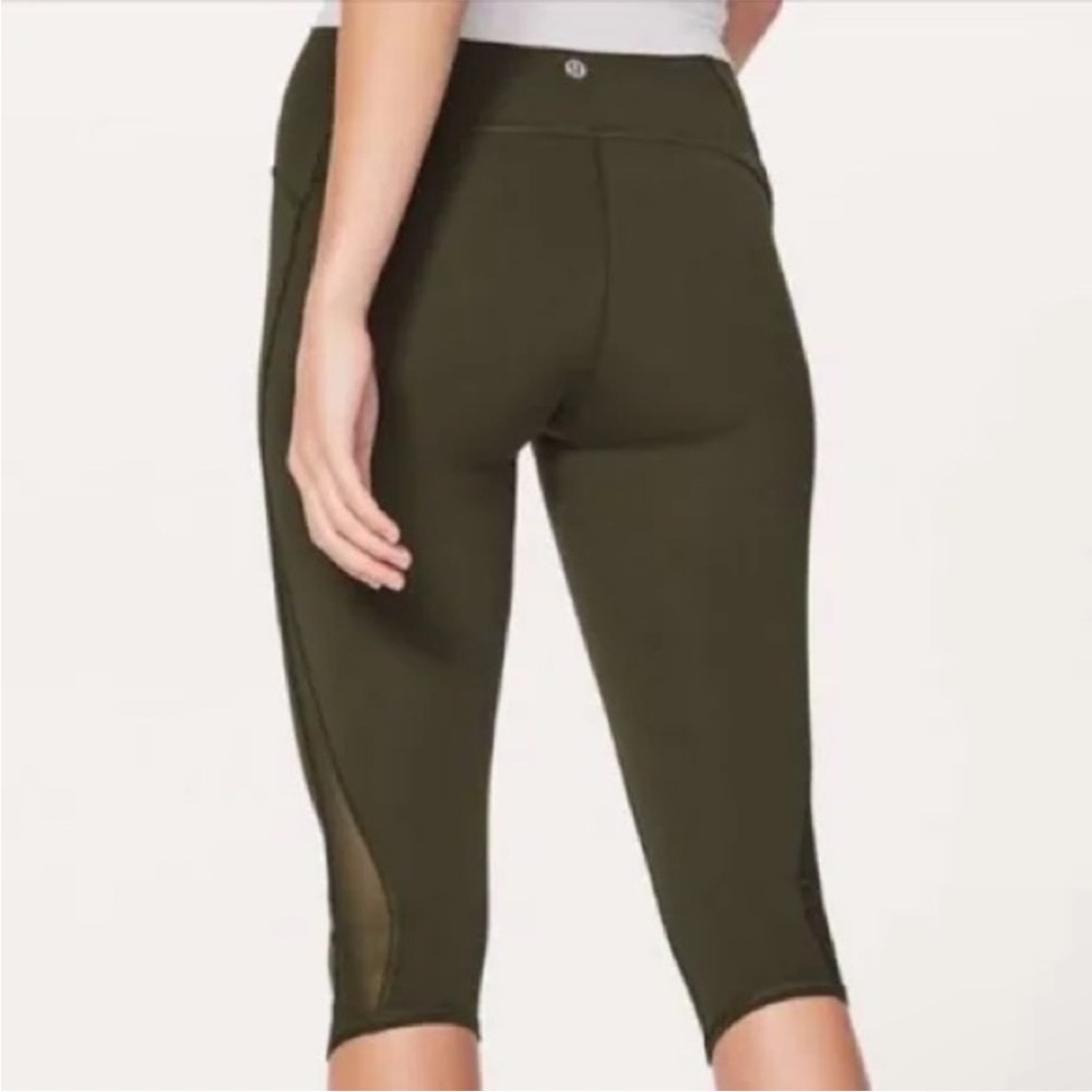 Lululemon Green Capri Leggings Mesh Side Size 8